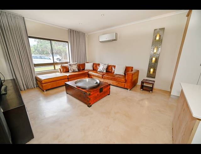 5 BEDROOM HOUSE FOR SALE IN VIERLANDEN